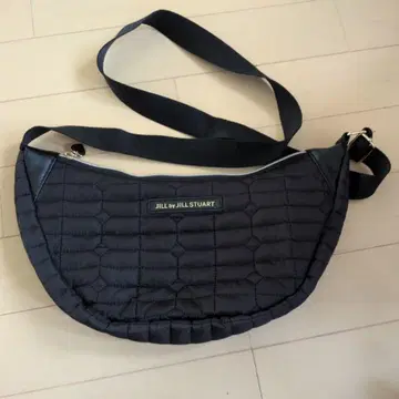 JILL by JILL STUART 블랙 숄더백