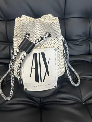 Armani Exchange 복조리 백
