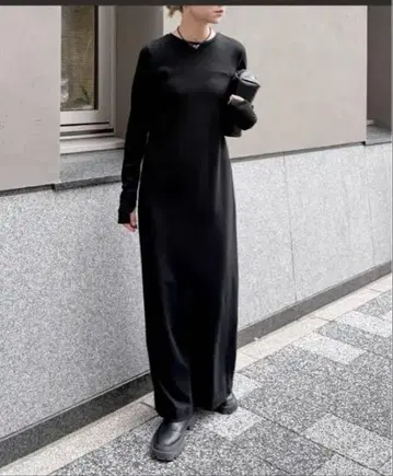 블랙 컷 리브 롱 원피스 2T