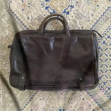 블랙 가죽 핸드백