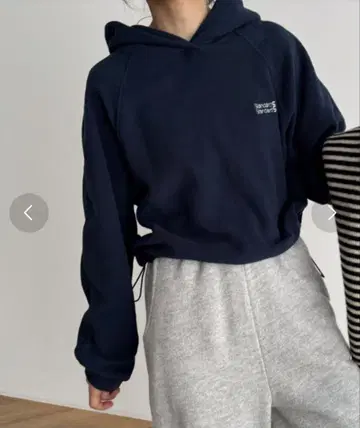 Standards Standards 네이비 크롭 후드티