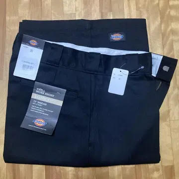 미사용 새상품 Dickies 루즈핏 숏팬츠 블랙 30인치