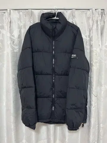 ZARA drwr 블랙 다운 자켓
