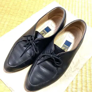 ECCO 블랙 로퍼 레이스업