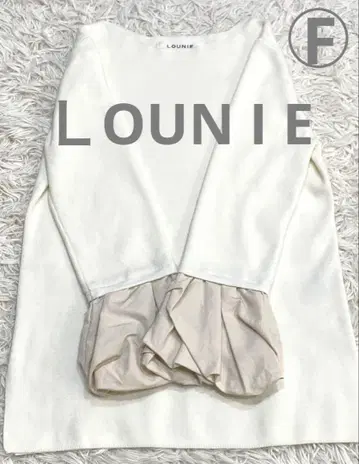 LOUNIE 화이트 이소재 프릴 소매 니트