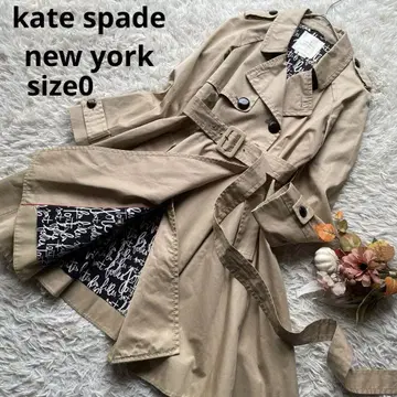 케이트 스페이드 테일러 스위프트 착용 영문 패턴 트렌치코트 벨트 백리본