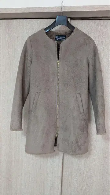 [ 새상품급 ] 어반 리서치 서니 라벨 무스탕 코트