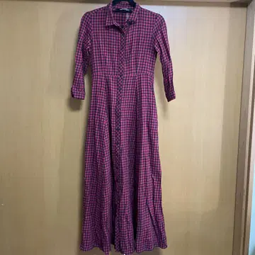 빨간색과 검은색 체크 무늬 롱 셔츠 원피스
