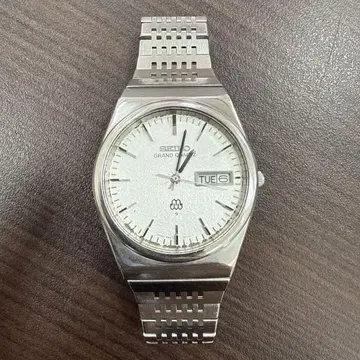 세이코 그랜드 쿼츠 GQ9943-8000
