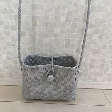 메케아리사 숄더백
