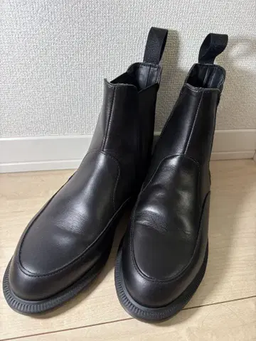 새상품급 닥터마틴 첼시 부츠 23cm BLACK
