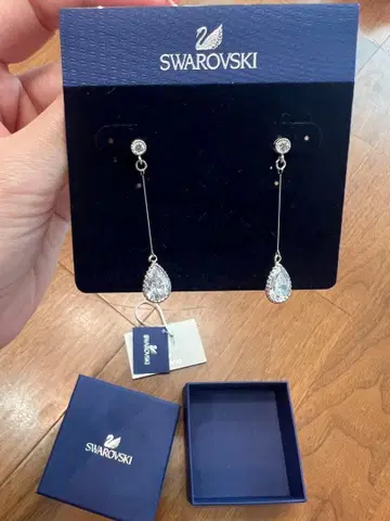 Swarovski 크리스탈 드롭 귀걸이