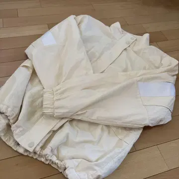 adidas 크림색 점퍼