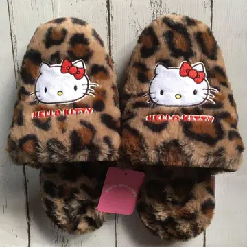 새상품 레오파드 키티 보아 슬리퍼 가을/겨울 산리오 23~25cm
