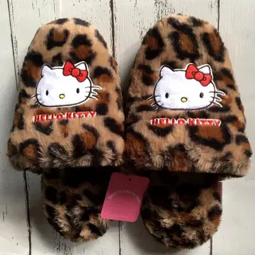 새상품 레오파드 키티 보아 슬리퍼 가을/겨울 산리오 23~25cm