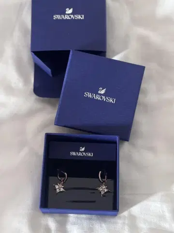 Swarovski 스와로브스키 PE HOOP STAR 귀걸이
