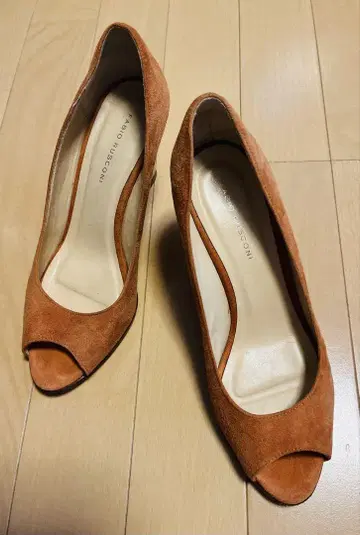 파비오 루스코니 스웨이드 오픈토 펌프스 오렌지