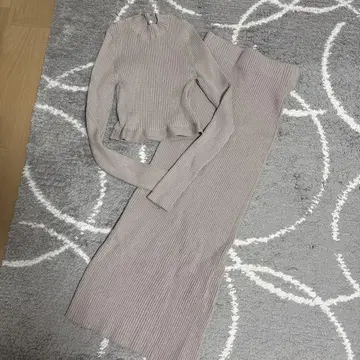SNIDEL 리브 니트 셋업 베이지 계열 ONE SIZE