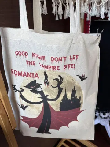 간사이 만박 루마니아관 드라큘라 토트백 루마니아 파빌리온 한정판