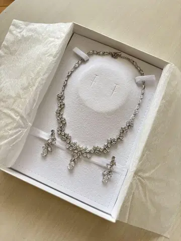 lovetiara 목걸이 귀걸이