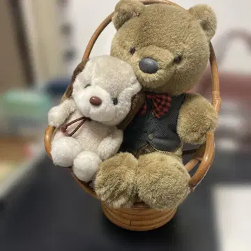 중고품 곰과 강아지 봉제 인형 세트 바스켓 포함 15-454