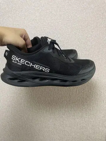 SKECHERS SLIP-INS 블랙 스니커즈