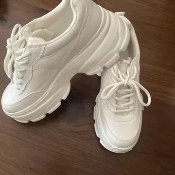 새상품급 ZARA 플랫폼 스니커즈 화이트 통굽