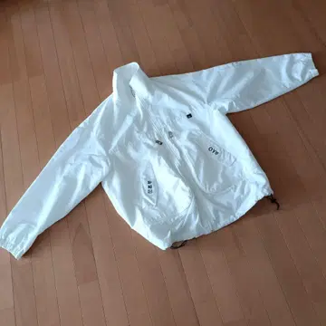 화이트 나일론 자켓 OY 화이트