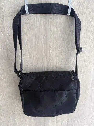NINA RICCI 블랙 퀼팅 숄더백