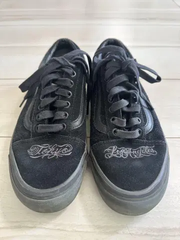 네이버후드 vans 올드스쿨 올 블랙 카툰