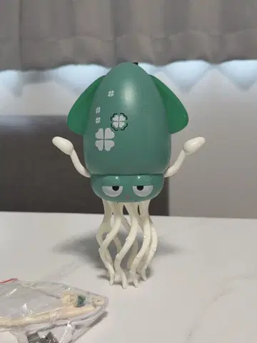 ELECTRIC SQUID DANCE