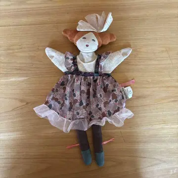 Moulin Roty 드레스 부착 인형