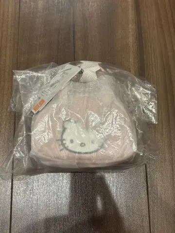 LOWRYSFARM 헬로키티 퀼팅 보스턴 키 참 핑크
