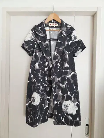 MARINI 꽃무늬 숏 슬리브 롱 코트
