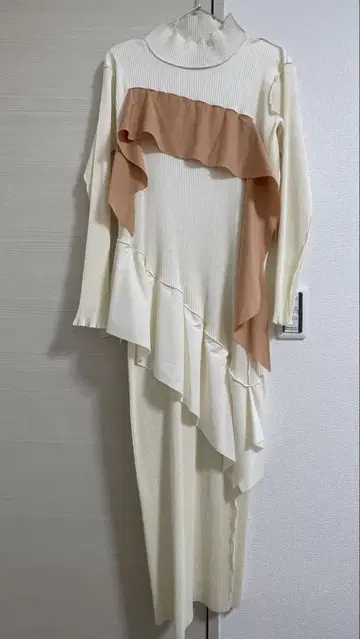 kotohayokozawa 롱 슬리브 원피스 하이넥