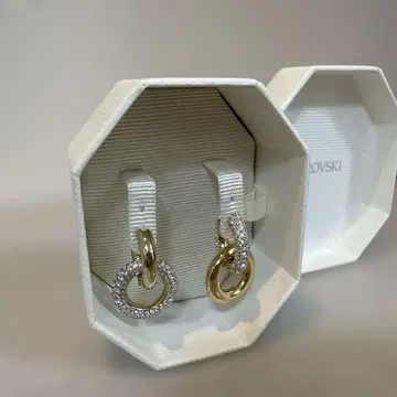 스와로브스키 인터링크 후프 귀걸이 시착만 한 상품