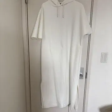 후드 부착 화이트 티셔츠 원피스 ZARA 화이트