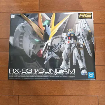 RG RX-93 V 건담 미조립