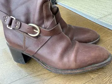 브라운 롱 부츠 버클 포함