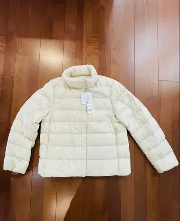 UNIQLO 울트라 라이트 다운 아이보리 L