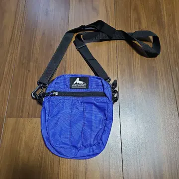 구형 로고 퀵 포켓 USA GREGORY 숄더백 보라색