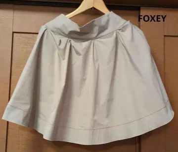FOXEY 뉴욕 38 라이트 그레이 플레어 스커트