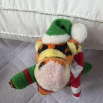 디즈니 크리스마스 티거 인형 배지
