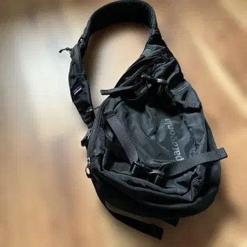 patagonia 바디백 블랙