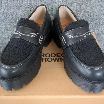 RODEO CROWN 플랫폼 로퍼 블랙