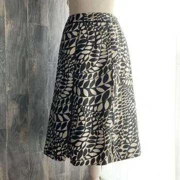 Leilian 미사용 새상품 스커트 박스 플리츠 아이보리 x 블랙