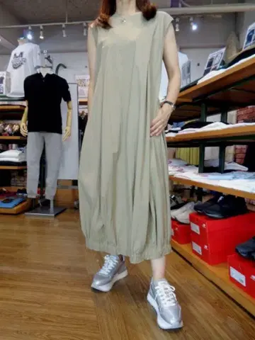 카키 슬리브리스 롱 원피스