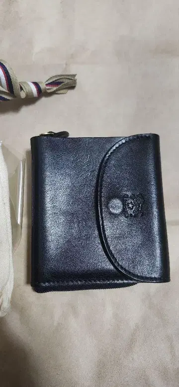 IL BISONTE 블랙 가죽 접이식 지갑 수납 가방 포함