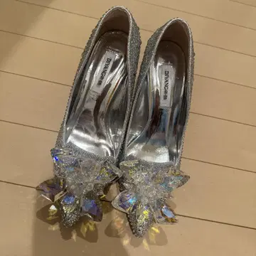 신데렐라풍 하이힐 펌프스