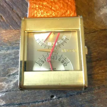 [ 레어 ] NIXON THER1G1 GOLD